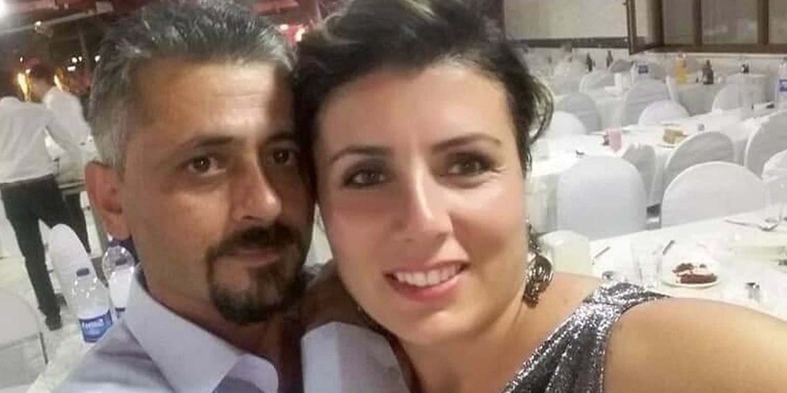 Boşanma kademesindeki eşini öldürüp intihar etti