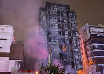 Bursa’da 10 katlı binada yangın