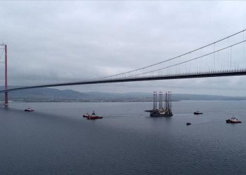 Çanakkale Boğazı gemi geçişlerine kapatıldı