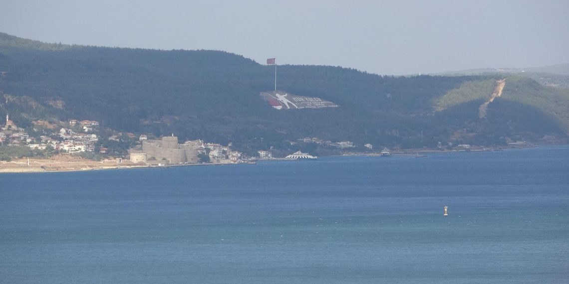 Çanakkale Boğazı’nda gemi trafiği durdu