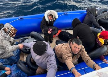 Çanakkale’de 47 kaçak göçmen kurtarıldı