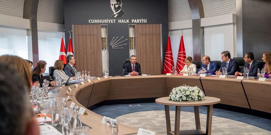 CHP’nin yeni MYK’sı birinci sefer toplandı