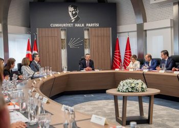 CHP’nin yeni MYK’sı birinci sefer toplandı