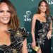Chrissy Teigen’ın güç anları: Galada fermuarı patladı