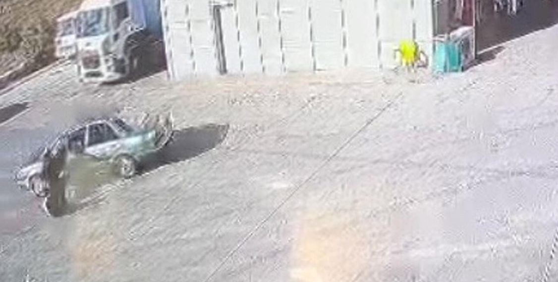 Çocuk şoför kaza yaptı