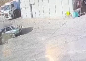 Çocuk şoför kaza yaptı