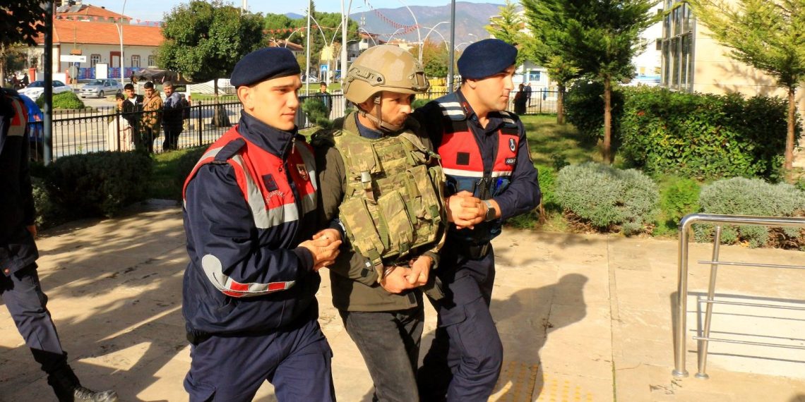 Çocukların hengamesi yüzünden kan aktı