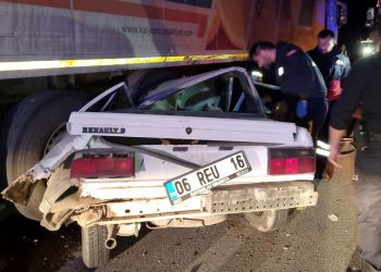 Çorum’da feci kaza: TIR’la çarpışan arabanın şoförü öldü