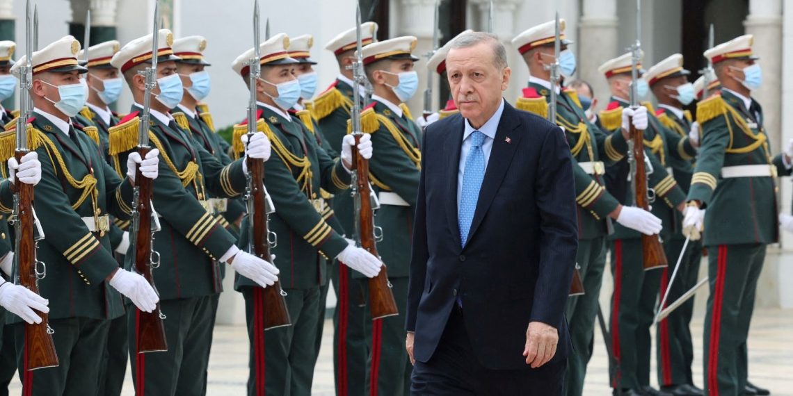 Cumhurbaşkanı Erdoğan, Cezayir ziyaretinin akabinde yurda döndü