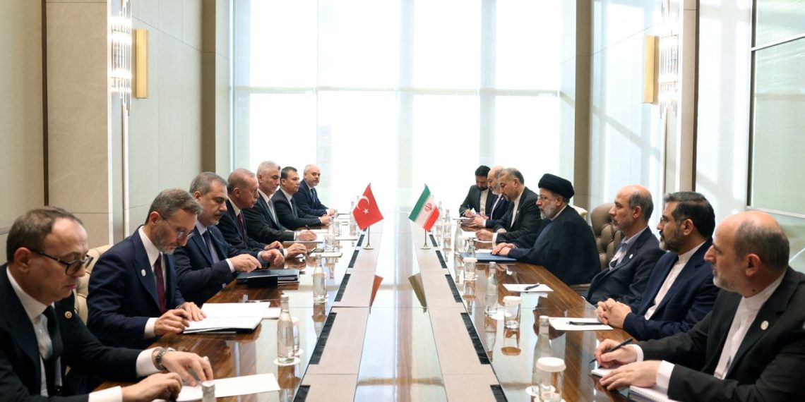 Cumhurbaşkanı Erdoğan, İranlı mevkidaşı ile görüştü