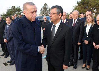 Cumhurbaşkanı Erdoğan ve CHP önderi Özel’den birinci kare