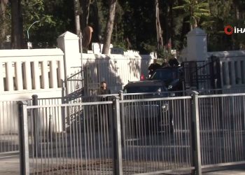 Cumhurbaşkanı Erdoğan’dan anne ve babasının kabrine ziyaret