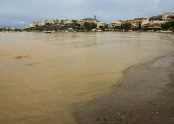 Datça’da denizin rengi değişti