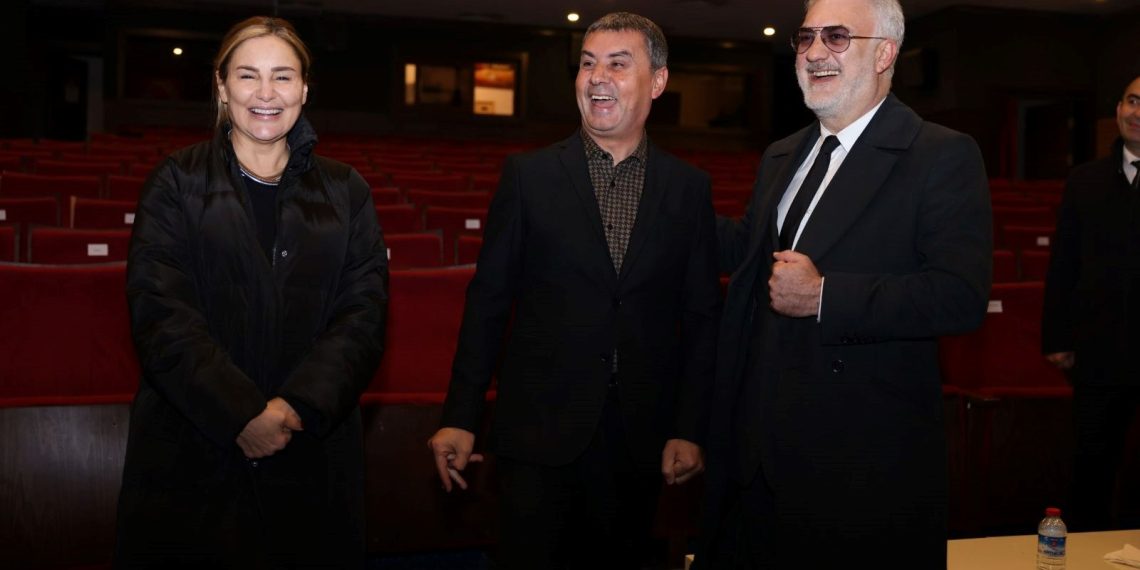 Devlet Tiyatroları Genel Müdürü Tamer Karadağlı Gölbaşı’nı ziyaret etti