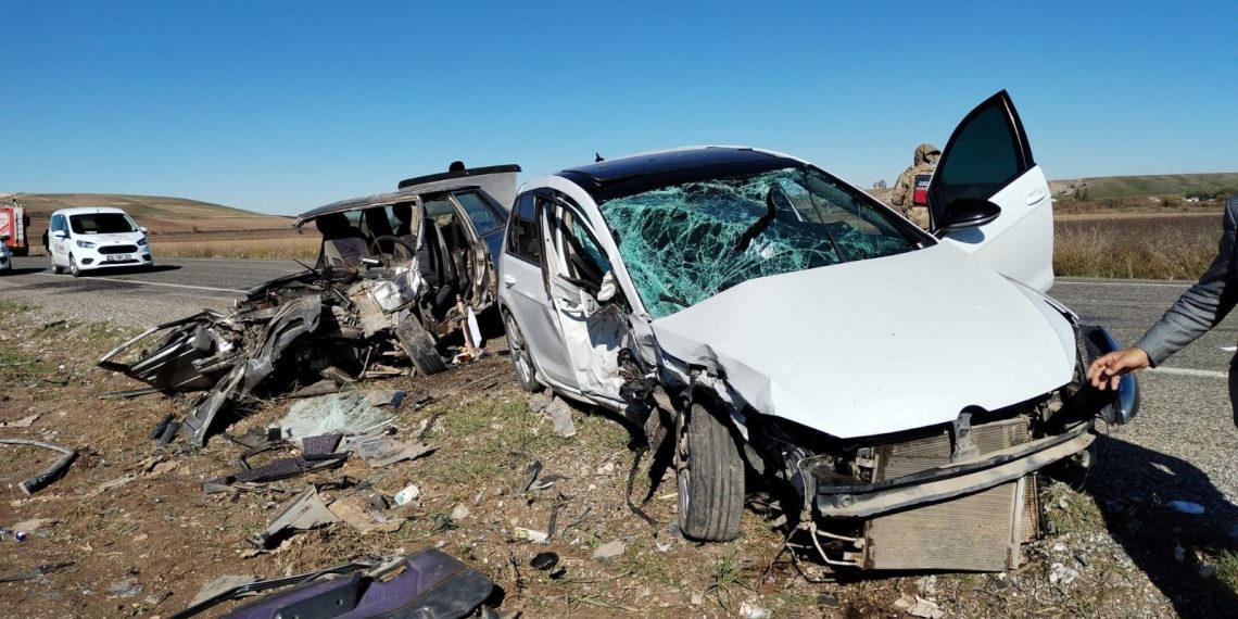 Diyarbakır’da kaza: 2 meyyit, 1 yaralı