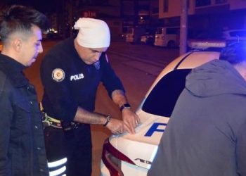 Drift yapan alkollü şoförden polise farklı kelamlar: “İntihar ederim”