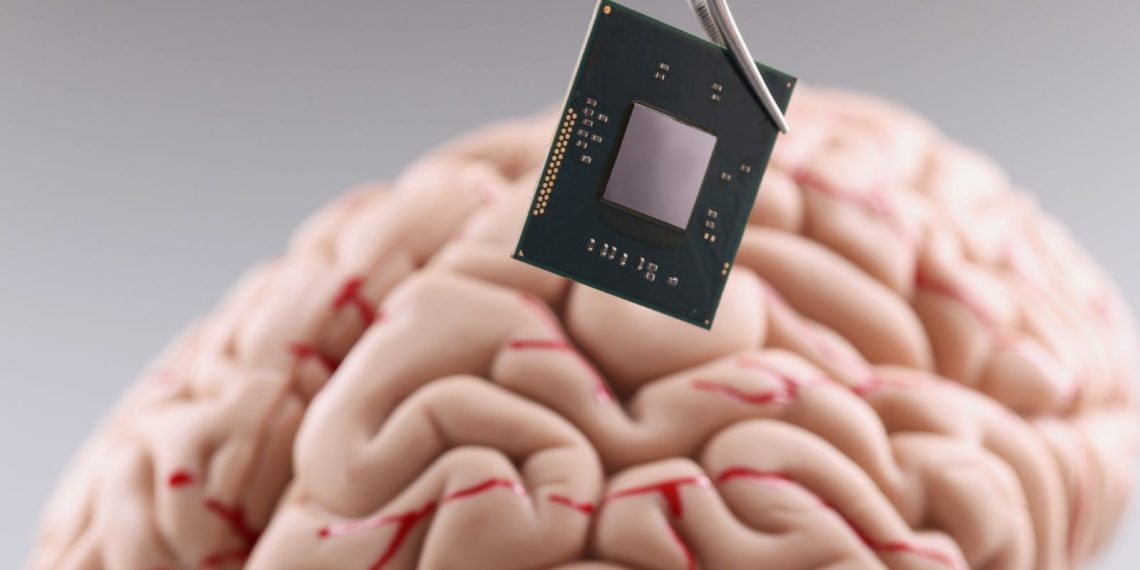 Elon Musk’ın Neuralink şirketi beyin çipi takmaya hazır: Koşullar belirli oldu