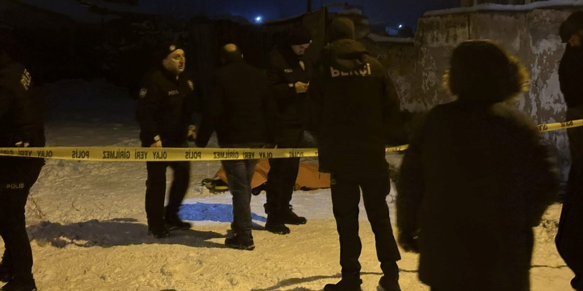 Erzurum’da bir kişi meskeninin bulunduğu sokakta meyyit bulundu