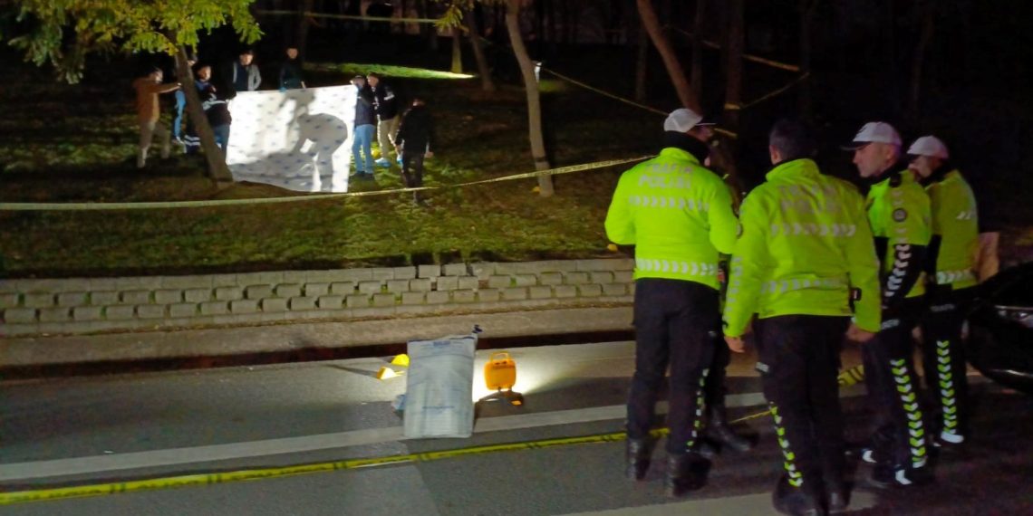 Esenler’de seyir halindeki arabaya silahlı taarruz: 1 meyyit, 1 yaralı