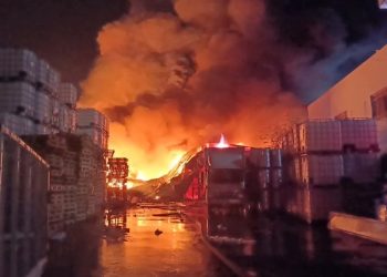 Esenyurt’ta depo yangını