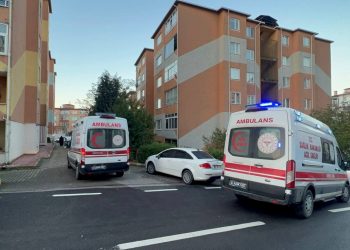 Eşini öldürüp oğlunu ağır yaraladı