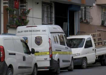 Eşini ve üvey kızını öldürüp intihar etti