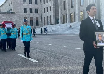 Eski bakan Ahmet Ziya Aktaş için TBMM’de cenaze merasimi