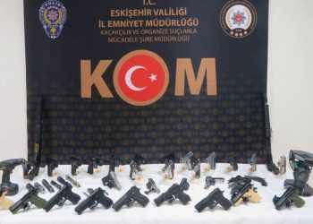 Eskişehir’de yasa dışı silah ticareti operasyonu