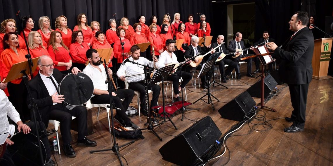 Eskişehir’de türküler öğretmenler için söylendi