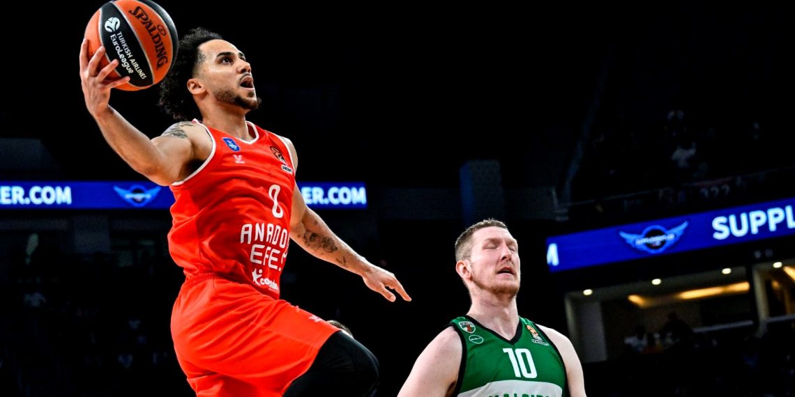 EuroLeague: Anadolu Efes uzatmada kazandı
