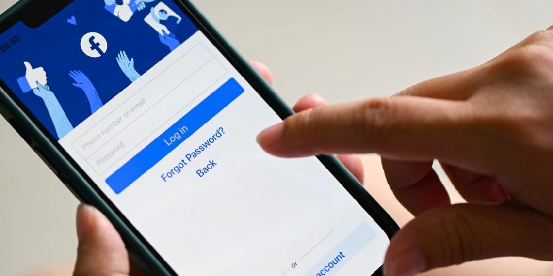 Facebook ilanları için “kimlik doğrulama” kaidesi