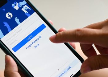 Facebook ilanları için “kimlik doğrulama” kaidesi