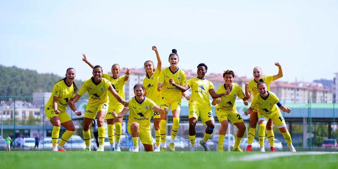 Fenerbahçe-Beşiktaş derbisi Kadıköy’de oynanacak