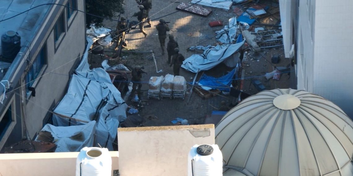 Gazze Sıhhat Bakanlığı: Şifa Hastanesi’nde mahsur kalanlar 8 gündür aç ve susuz