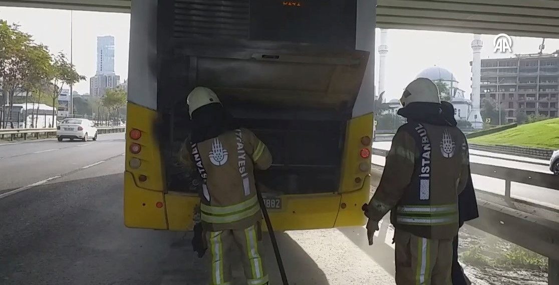 İETT otobüsünde yangın