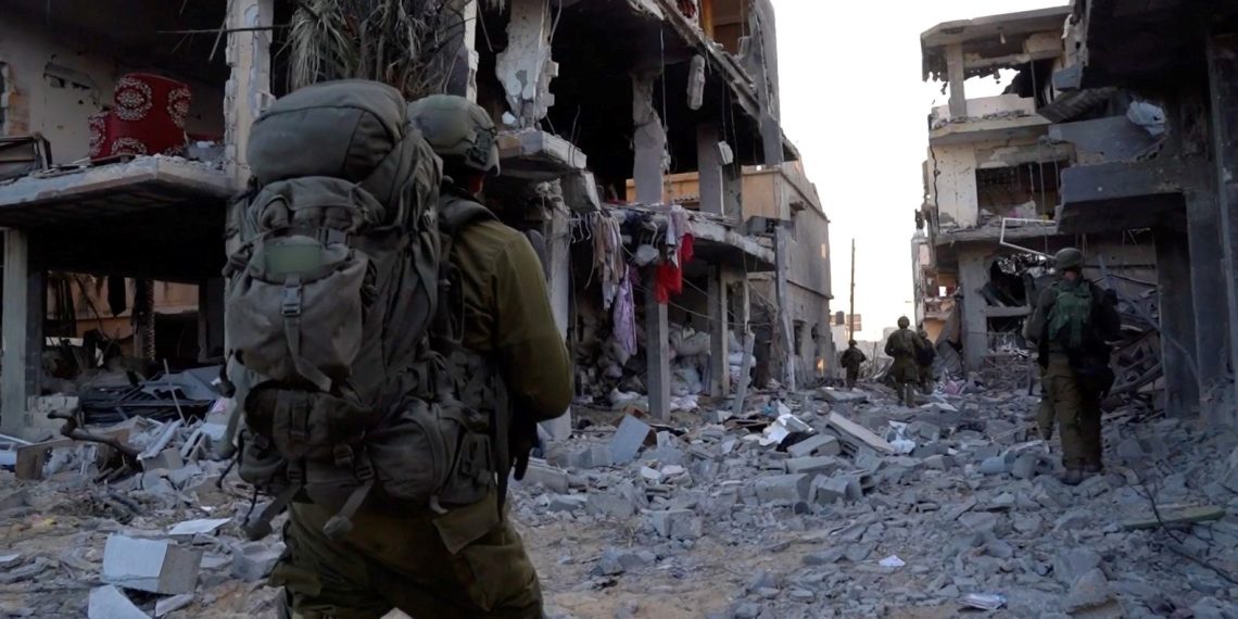 İsrail askerlerinin Gazze kıyısına İsrail bayrağı çektiği öne sürülen imgeler yayımlandı