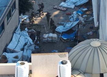 İsrail Gazze’deki Şifa Hastanesi’ne girdi: İşçi alıkonuldu, sıhhat hizmetleri büsbütün durdu