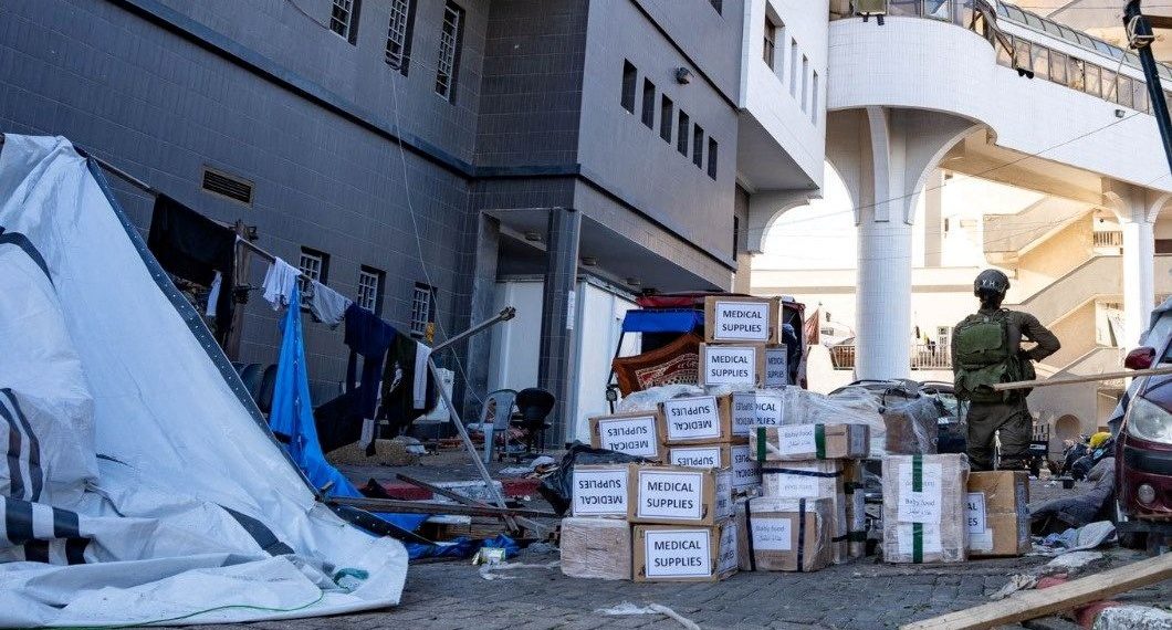 İsrail’in alıkoyduğu 10 tabipten haber alınamıyor