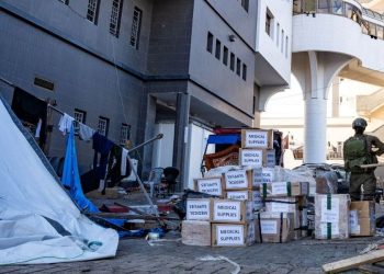 İsrail’in alıkoyduğu 10 tabipten haber alınamıyor