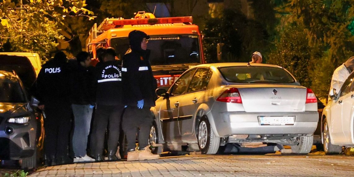 İstanbul’da acı olay: Park ettiği arabanın altında kalan şoför öldü