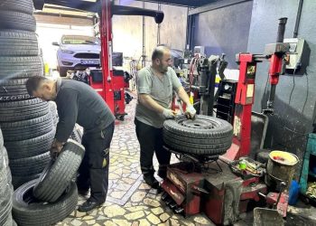 İstanbul’daki lastikçilerde kış lastiği yoğunluğu