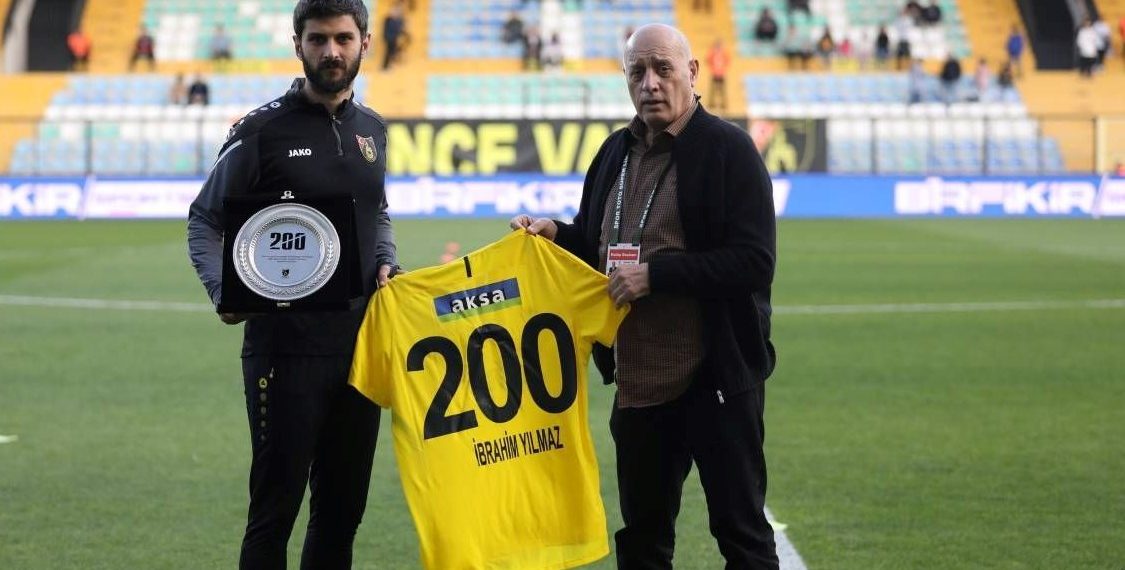 İstanbulspor Lideri Sarıalioğlu: İbrahim Yılmaz’a plastik bardaktaki suyu fırlattım