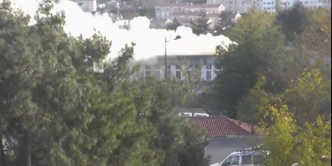 İTÜ rektörlük binasında yangın