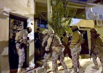 İzmir’de terör operasyonu: 8 gözaltı