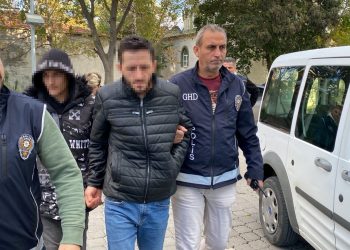 Karadeniz’de göçmen kaçakçılığına 3 gözaltı