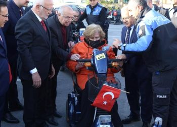 Kayseri’de 150 engelliye akülü araç ikram edildi