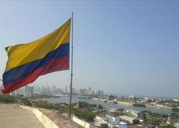 Kolombiya’da eski FARC üyeleri yine barış masasına oturacak