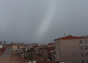 Küçükçekmece gölünde hortum paniği