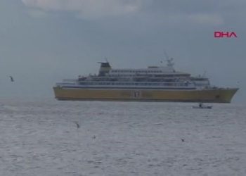 Libya’ya giden yolcu gemisi Kadıköy açıklarında arıza yaptı