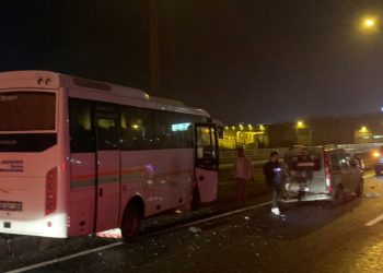 Manisa’da zincirleme kaza: 10  yaralı